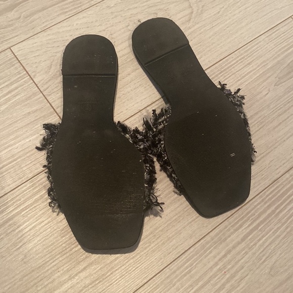 Fashion Nova women sandals, size 8​ - Picture 4 of 10